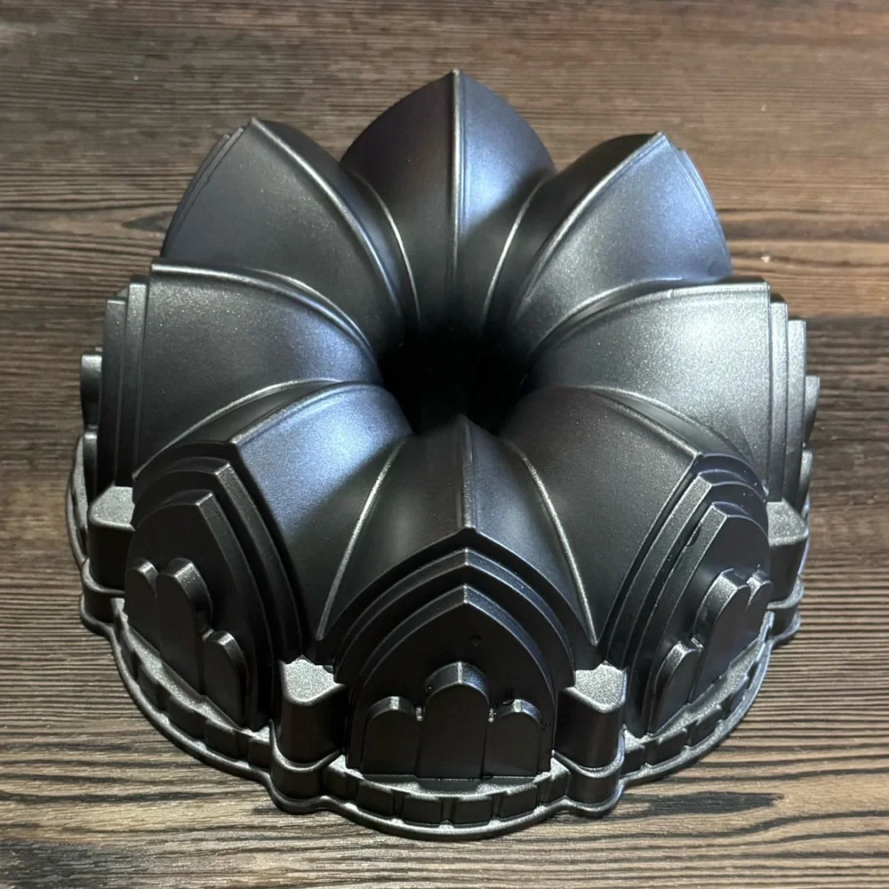 Nordic Ware 10 Cup Cathedral Bundt Pan - Picture 6 of 9